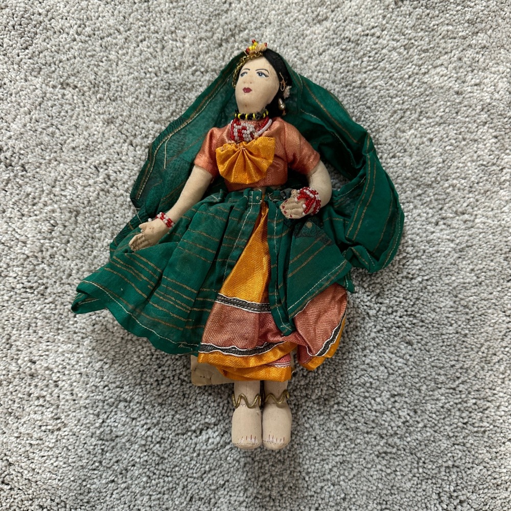 Christa Seva Mandir Traditional Indian Cloth Doll Unisex OS Green Gold Good